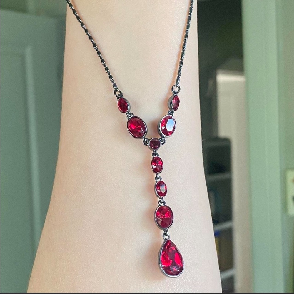 GIVENCHY dainty modern gothic red & black crystal y-drop necklace EUC